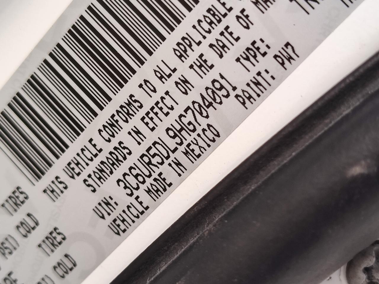 RAM 2500 SLT 4x4 Crew Cab 6'4" Box 2017