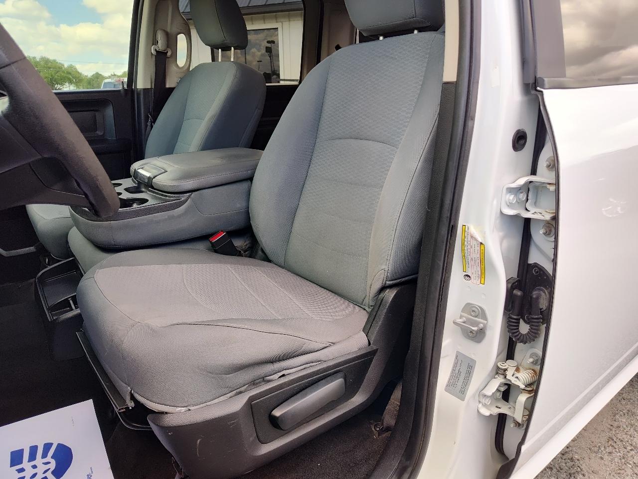 RAM 2500 SLT 4x4 Crew Cab 6'4" Box 2017