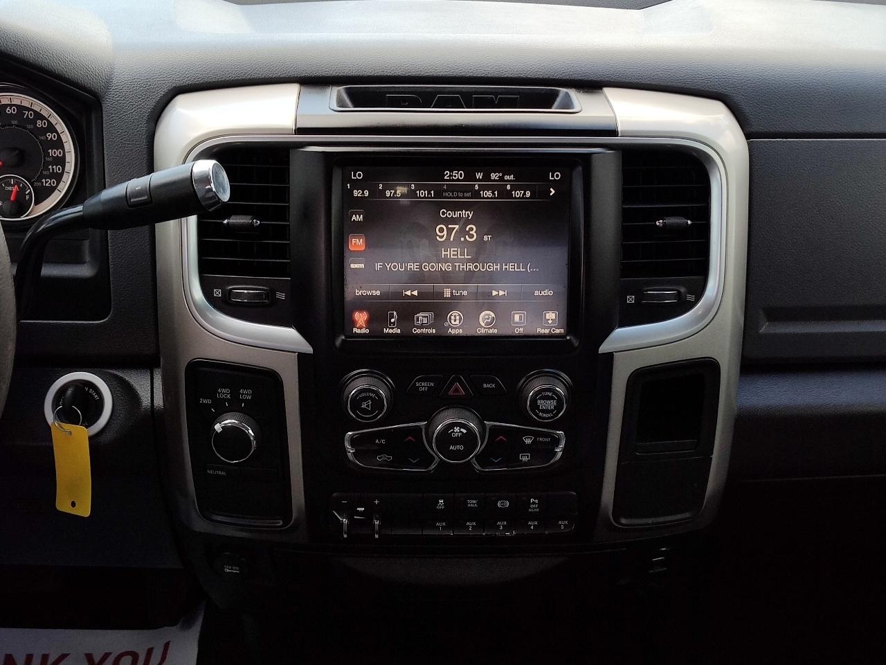 RAM 2500 SLT 4x4 Crew Cab 6'4" Box 2017