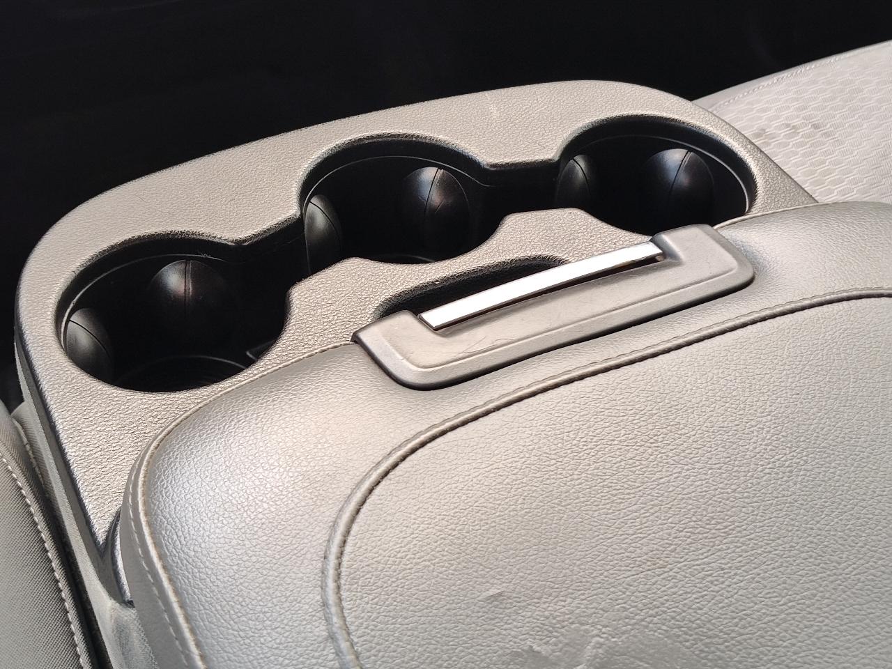 RAM 2500 SLT 4x4 Crew Cab 6'4" Box 2017