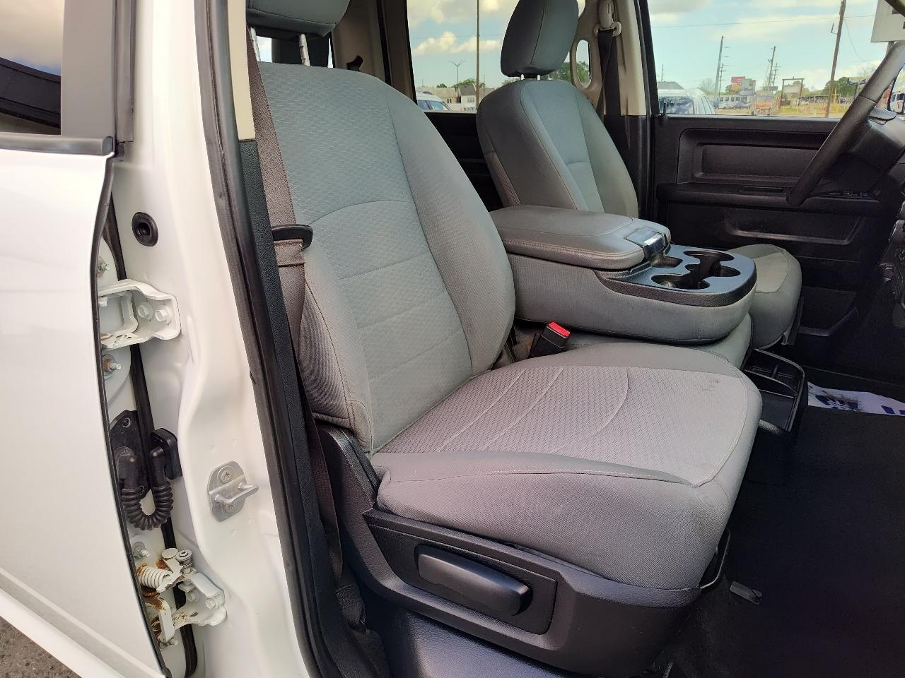 RAM 2500 SLT 4x4 Crew Cab 6'4" Box 2017