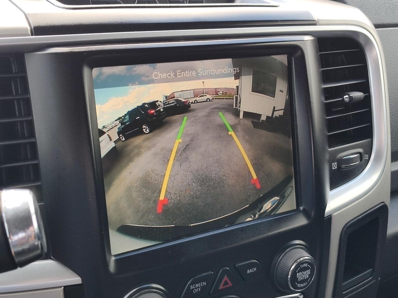 RAM 2500 SLT 4x4 Crew Cab 6'4" Box 2017