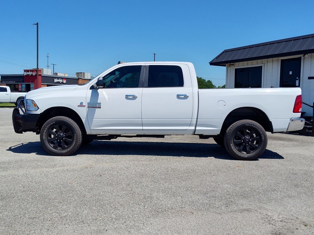 RAM 2500 SLT 4x4 Crew Cab 6'4" Box 2017