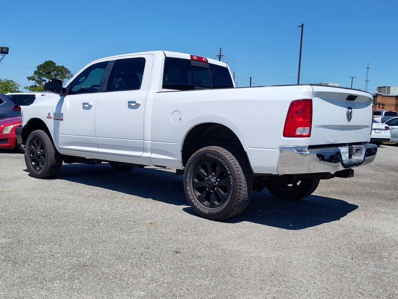 RAM 2500 SLT 4x4 Crew Cab 6'4" Box 2017