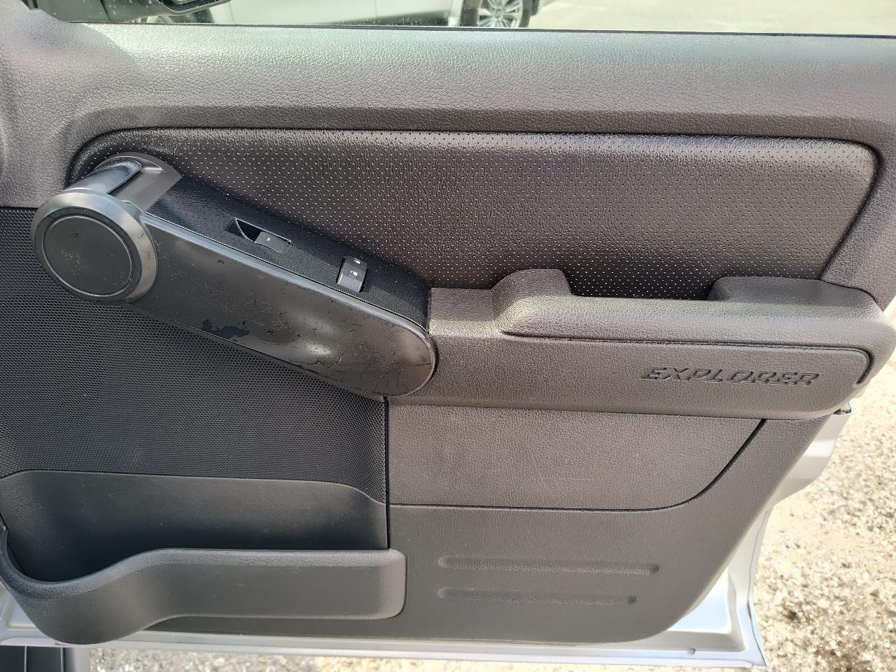 Ford Explorer Sport Trac AWD 4dr Limited 2010