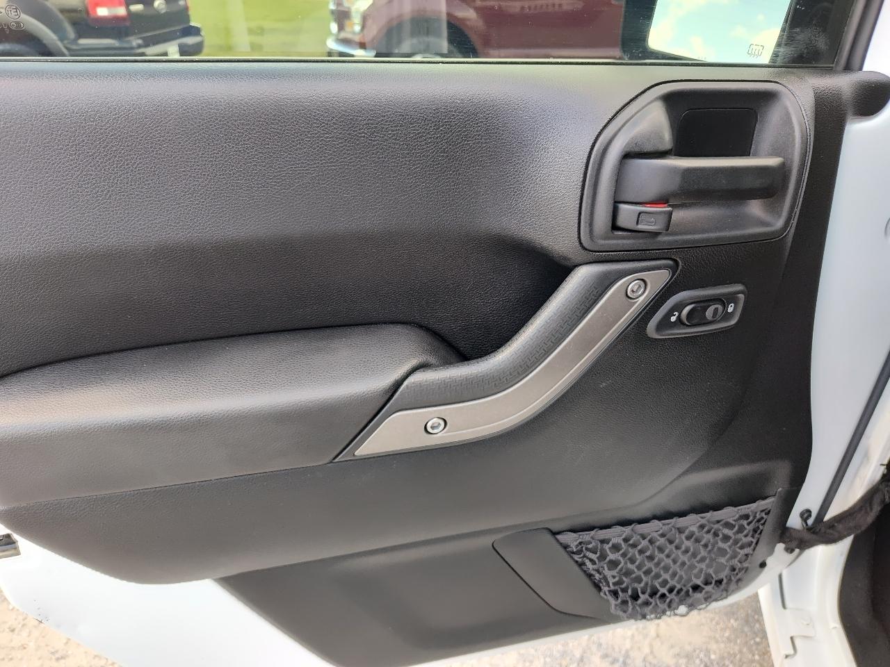 Jeep Wrangler Unlimited 4WD 4dr Sport 2013