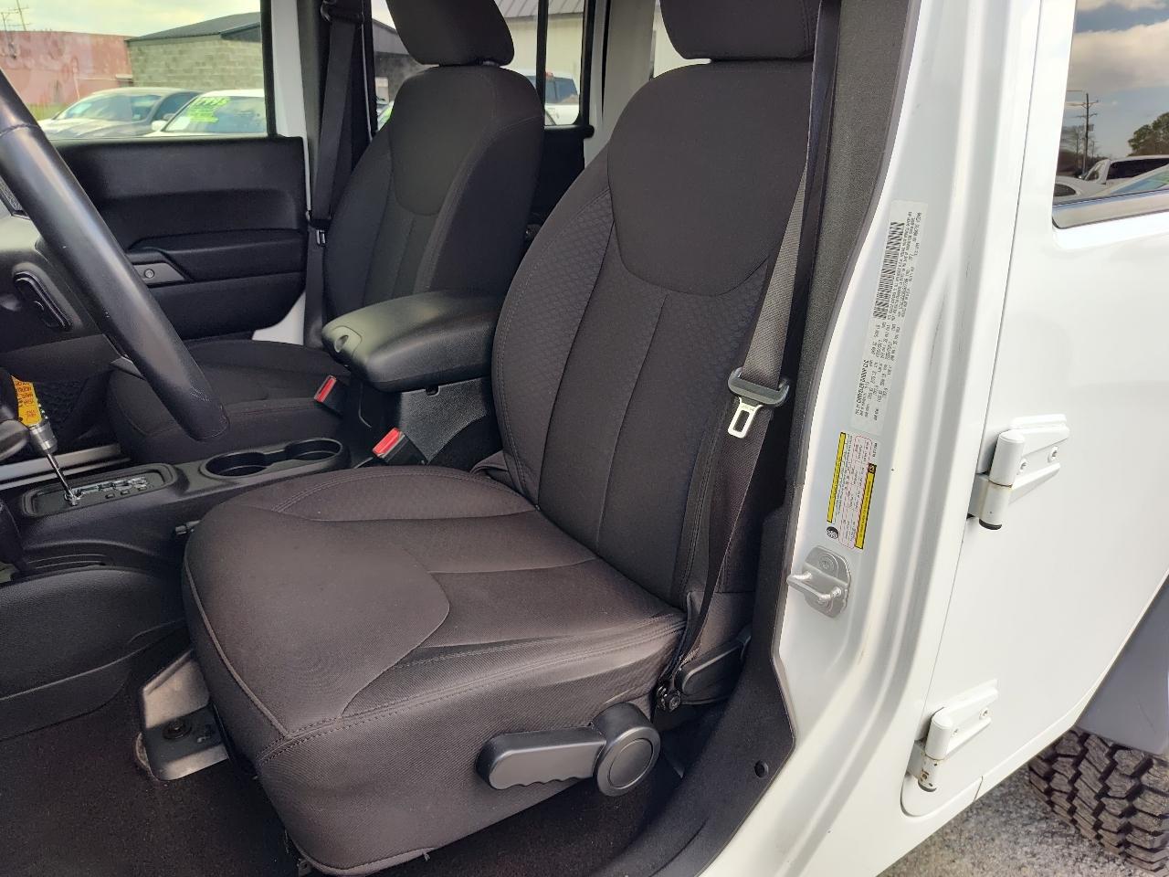 Jeep Wrangler Unlimited 4WD 4dr Sport 2013