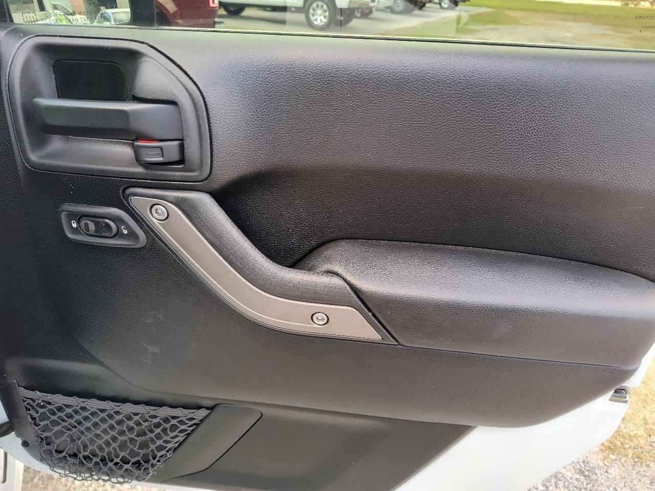 Jeep Wrangler Unlimited 4WD 4dr Sport 2013