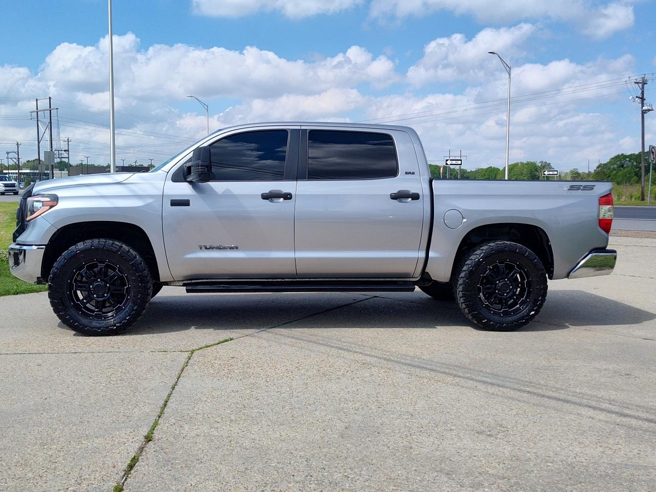 Toyota Tundra 2WD Truck CrewMax 4.6L V8 6-Spd AT SR5 (Natl) 2014
