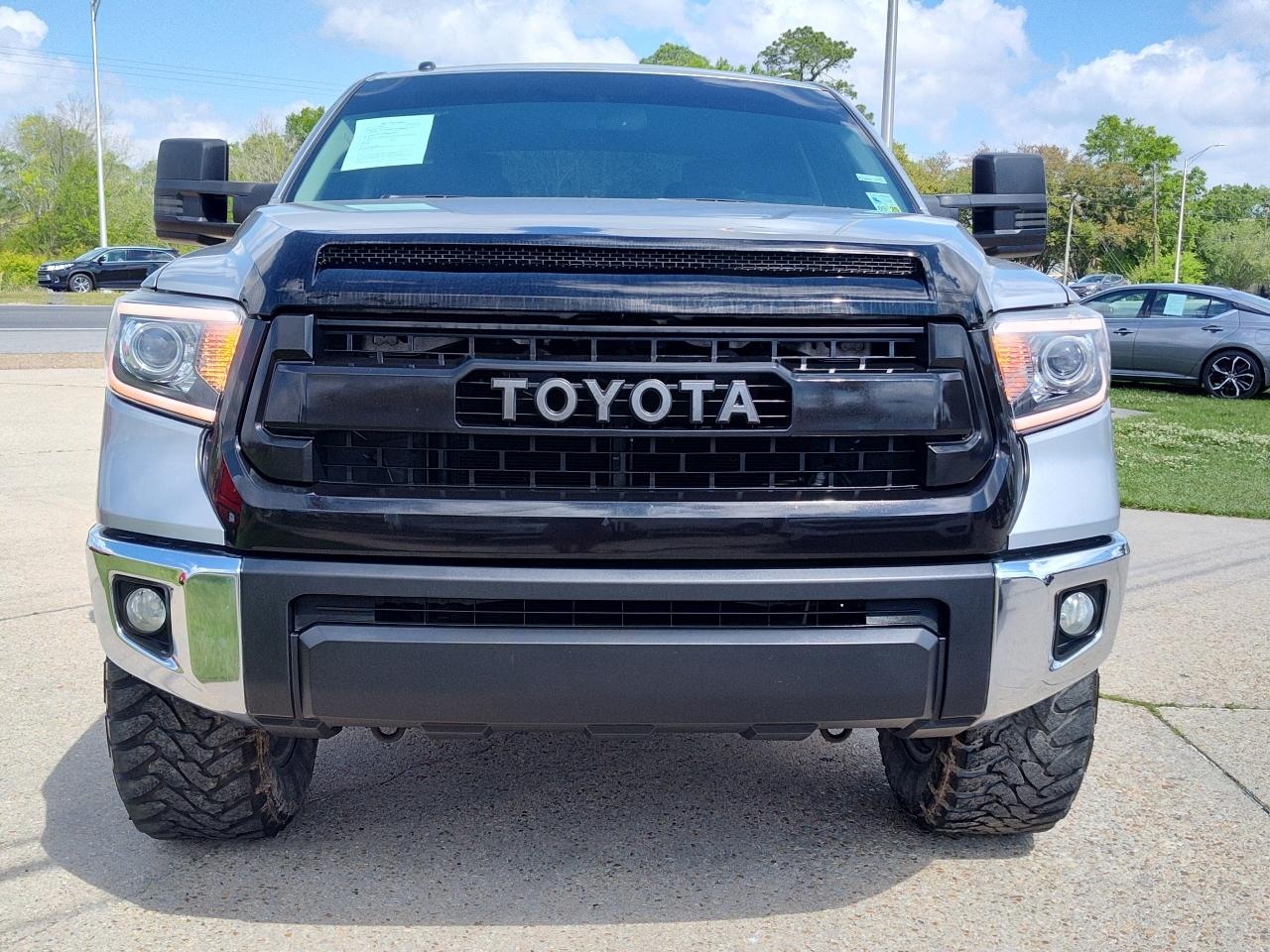 Toyota Tundra 2WD Truck CrewMax 4.6L V8 6-Spd AT SR5 (Natl) 2014