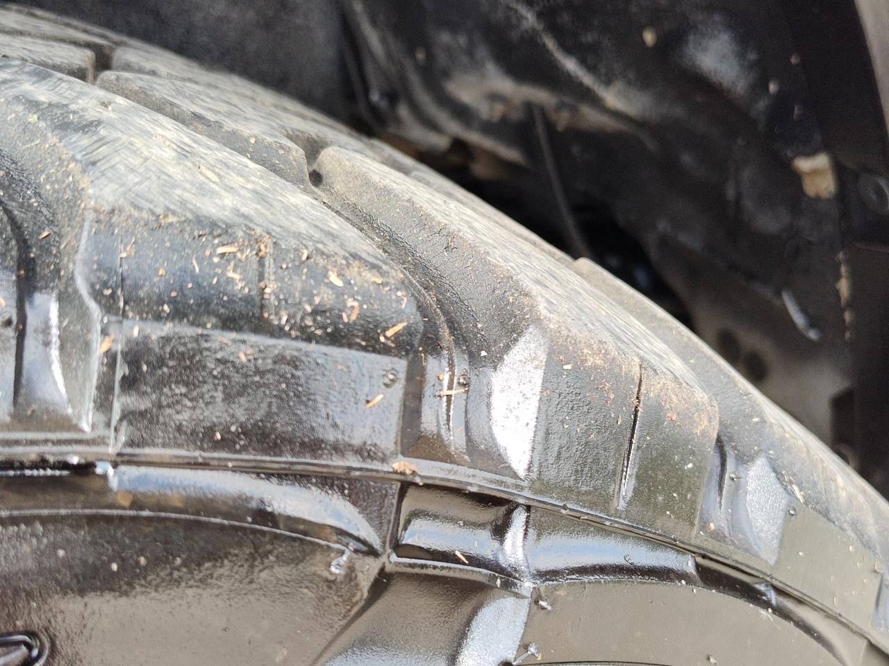 Toyota Tundra 2WD Truck CrewMax 4.6L V8 6-Spd AT SR5 (Natl) 2014