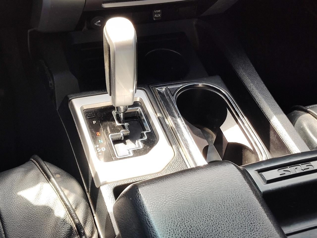 Toyota Tundra 2WD Truck CrewMax 4.6L V8 6-Spd AT SR5 (Natl) 2014