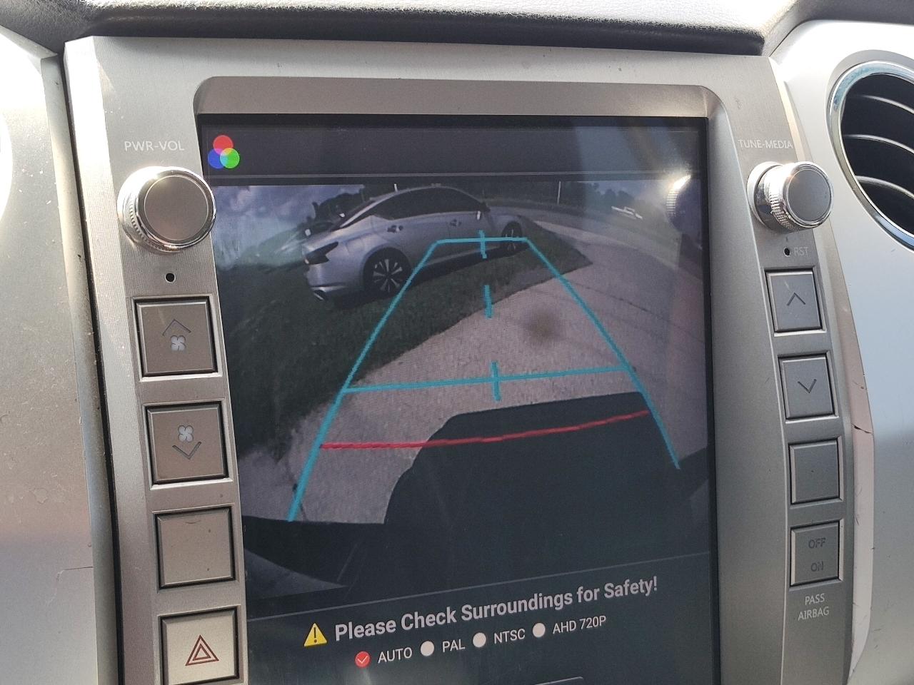 Toyota Tundra 2WD Truck CrewMax 4.6L V8 6-Spd AT SR5 (Natl) 2014