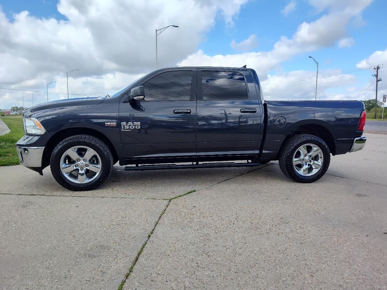 RAM 1500 Classic Lone Star 4x2 Crew Cab 5'7" Box 2019