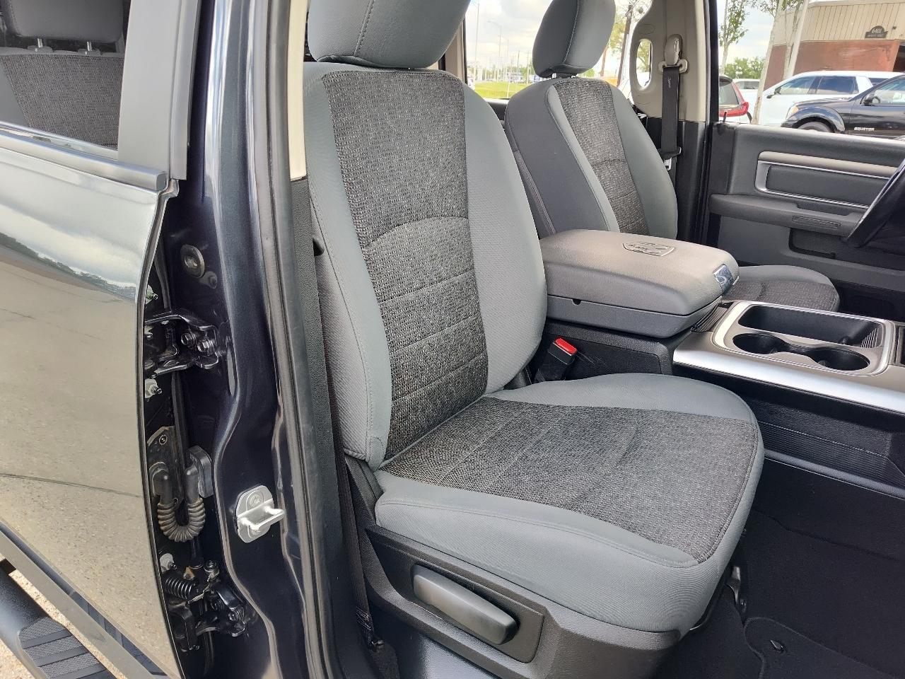 RAM 1500 Classic Lone Star 4x2 Crew Cab 5'7" Box 2019
