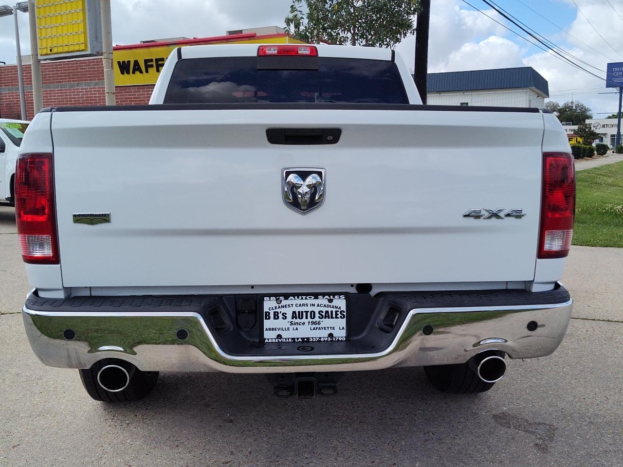 RAM 1500 4WD Crew Cab 140.5" Laramie 2012