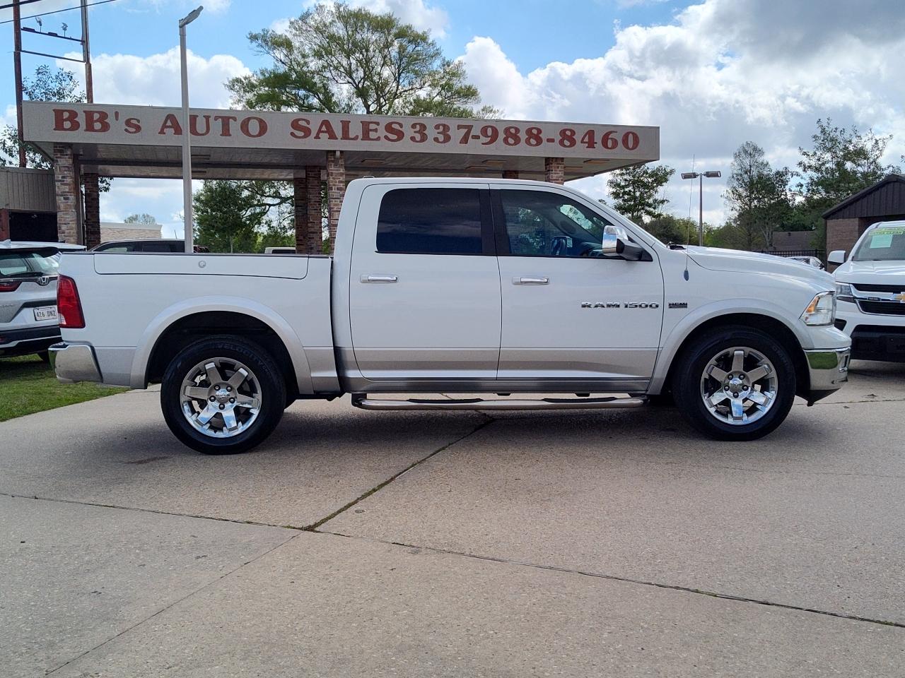 RAM 1500 4WD Crew Cab 140.5" Laramie 2012