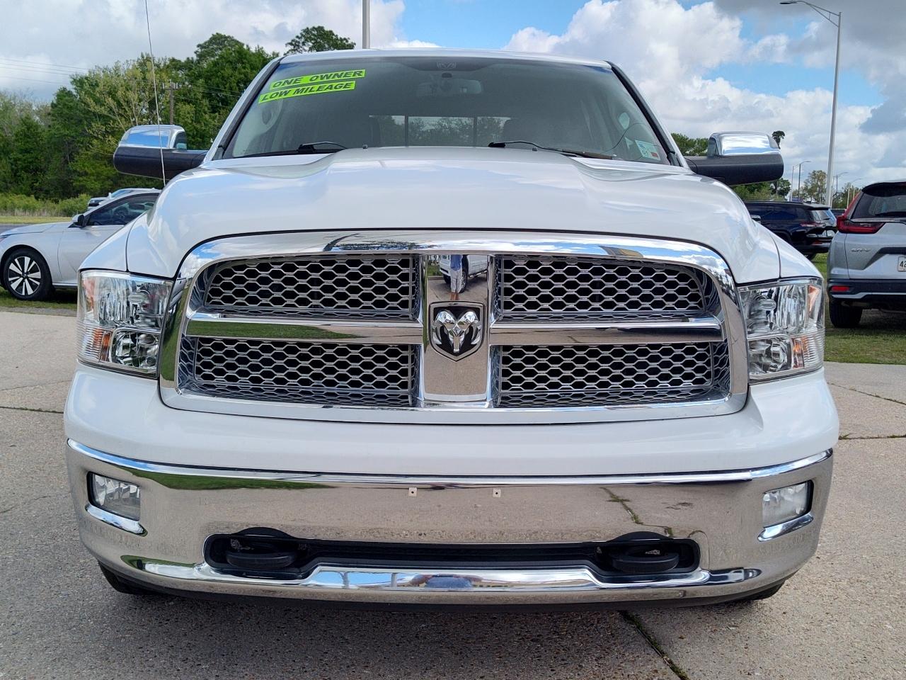 RAM 1500 4WD Crew Cab 140.5" Laramie 2012