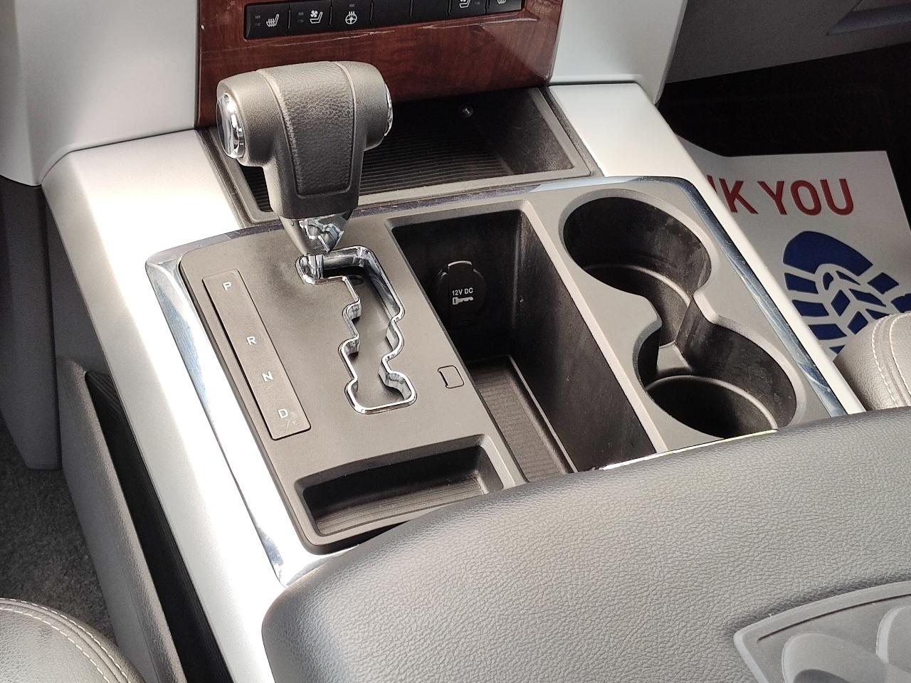 RAM 1500 4WD Crew Cab 140.5" Laramie 2012