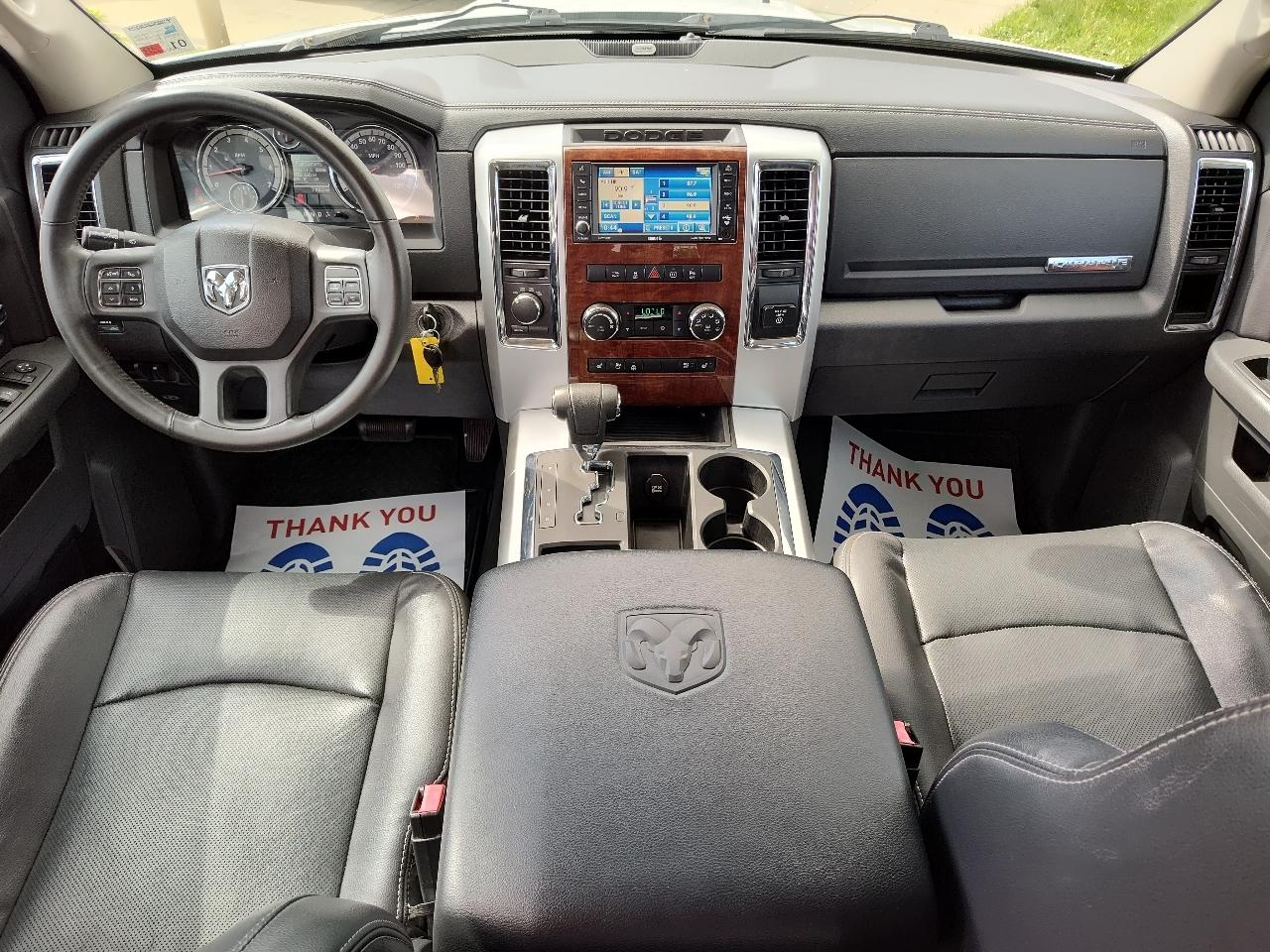 RAM 1500 4WD Crew Cab 140.5" Laramie 2012