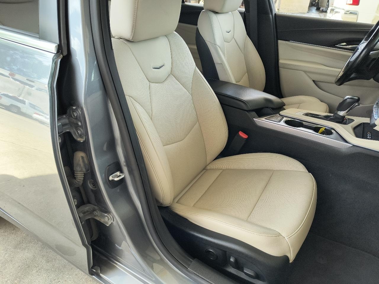 Cadillac CT4 4dr Sdn Premium Luxury 2021