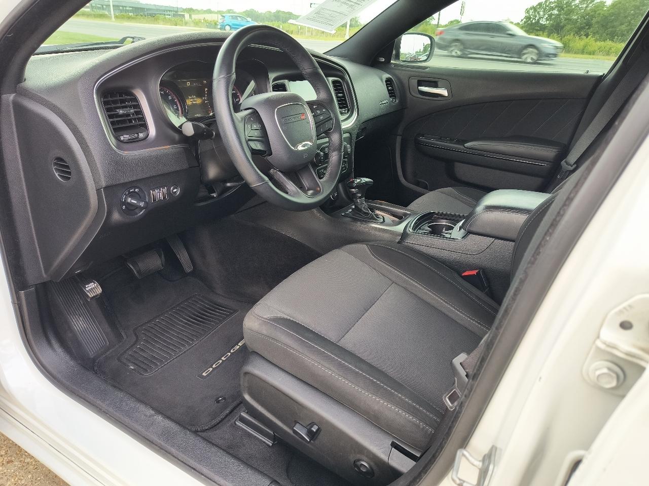 Dodge Charger 4dr Sdn SXT RWD 2016