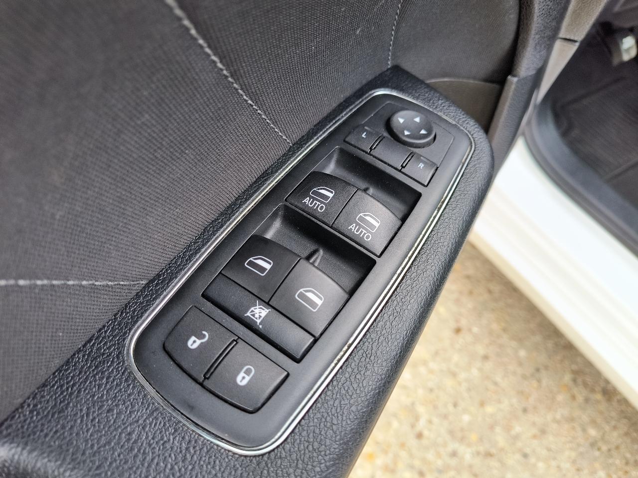 Dodge Charger 4dr Sdn SXT RWD 2016