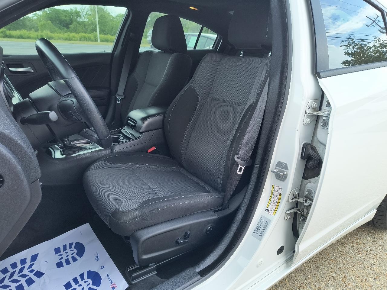 Dodge Charger 4dr Sdn SXT RWD 2016