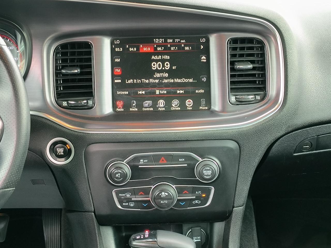 Dodge Charger 4dr Sdn SXT RWD 2016