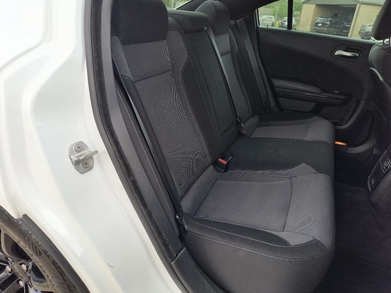 Dodge Charger 4dr Sdn SXT RWD 2016