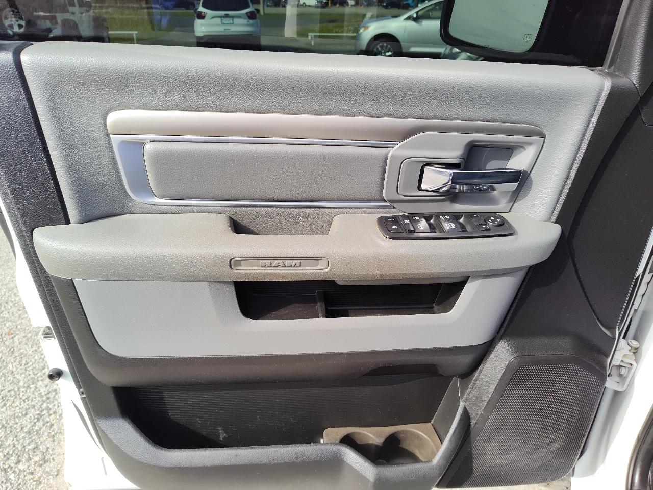 RAM 2500 SLT 4x4 Crew Cab 6'4" Box 2018