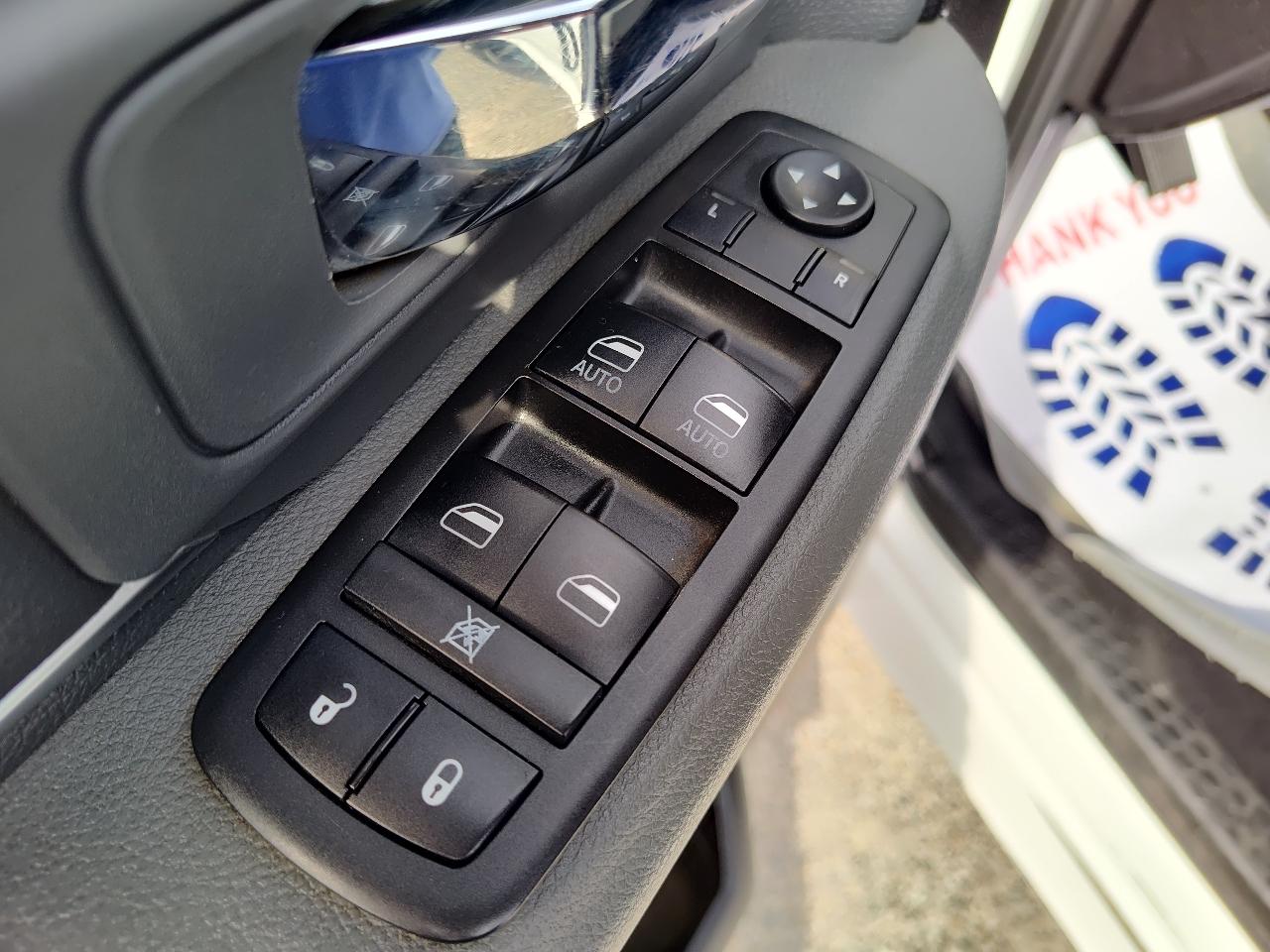 RAM 2500 SLT 4x4 Crew Cab 6'4" Box 2018