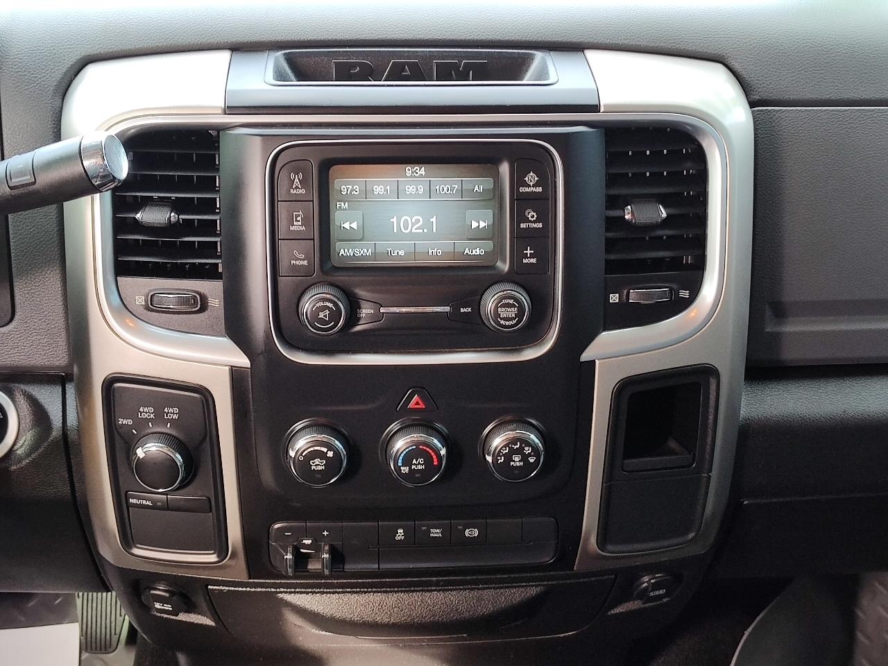 RAM 2500 SLT 4x4 Crew Cab 6'4" Box 2018