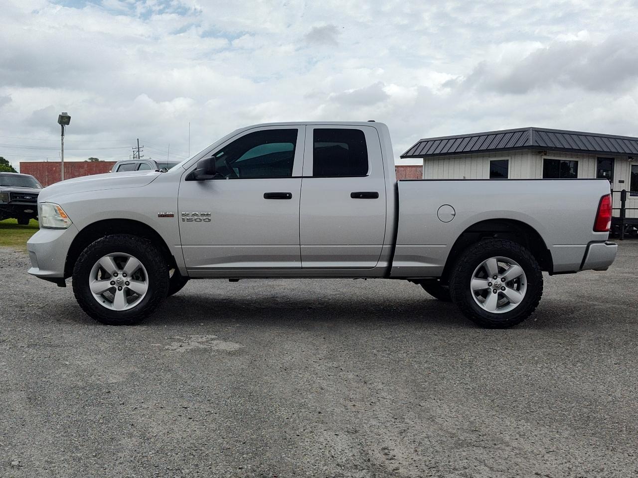RAM 1500 4WD Quad Cab 140.5" Express 2014
