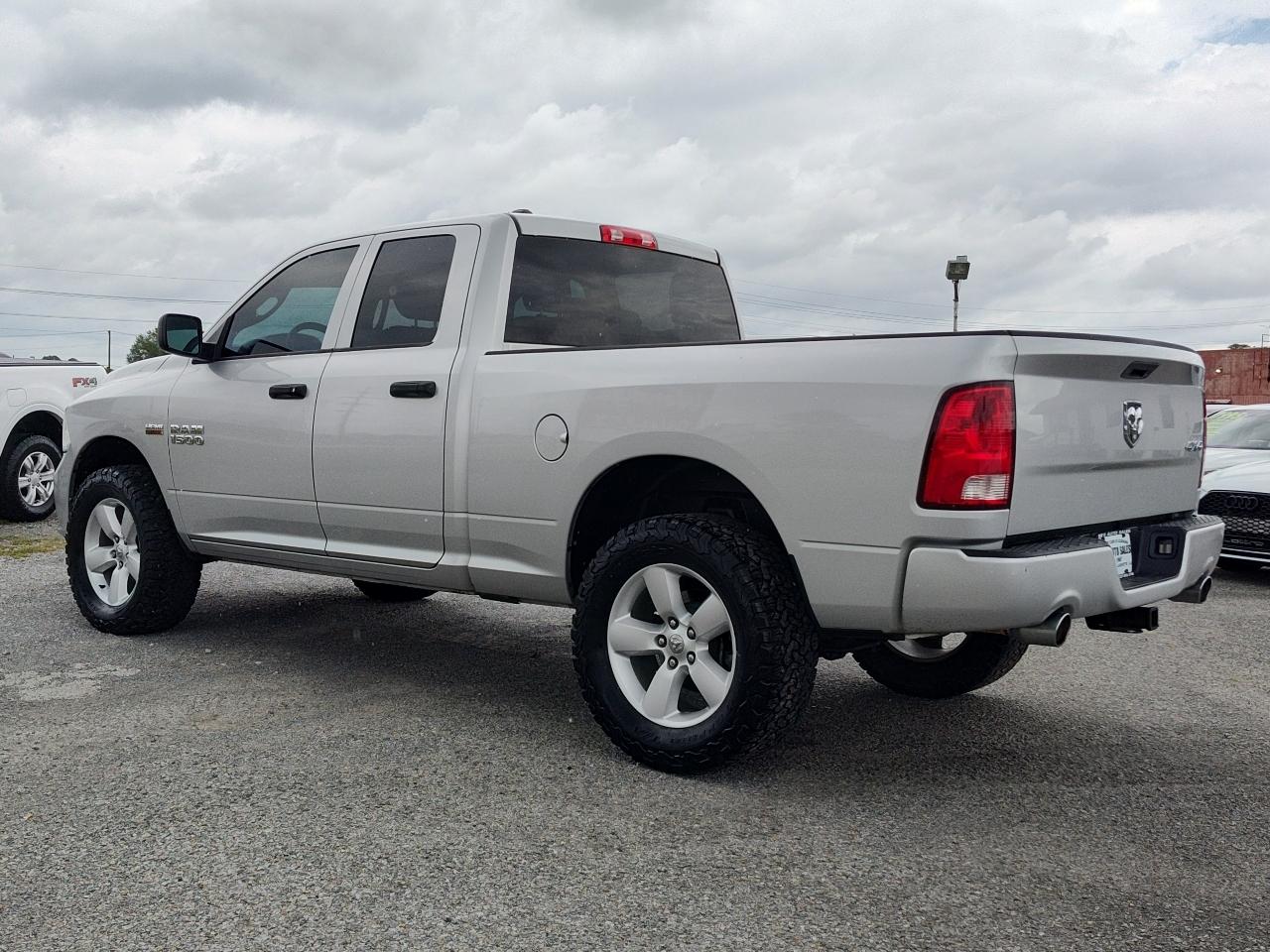 RAM 1500 4WD Quad Cab 140.5" Express 2014