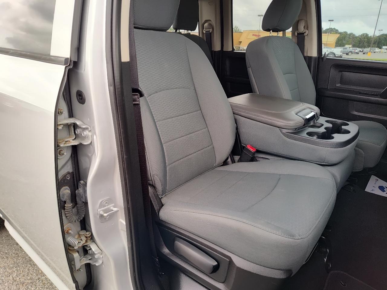 RAM 1500 4WD Quad Cab 140.5" Express 2014