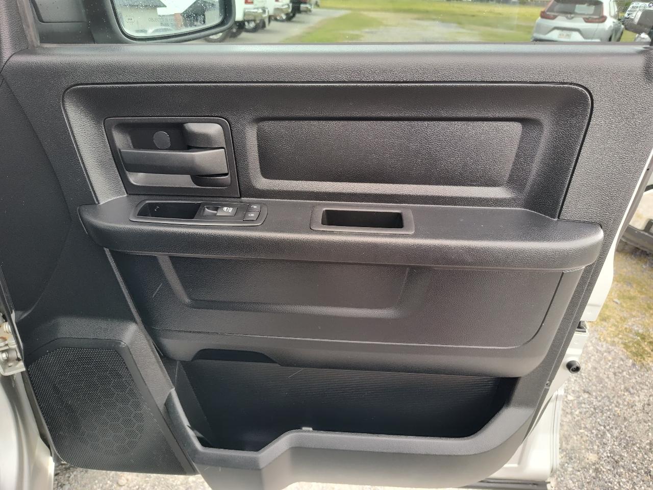 RAM 1500 4WD Quad Cab 140.5" Express 2014
