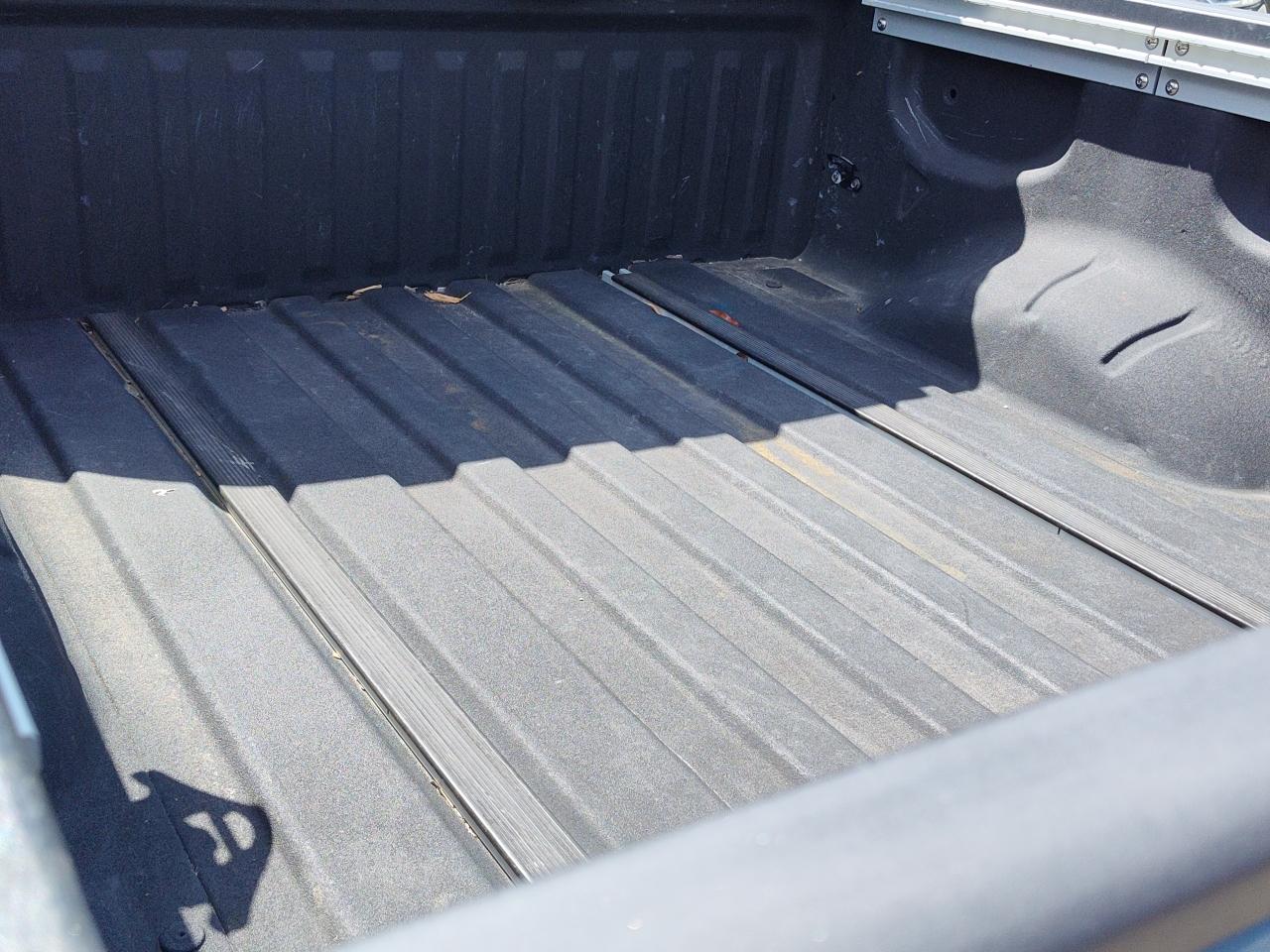 Nissan Titan 2WD Crew Cab SWB LE 2010