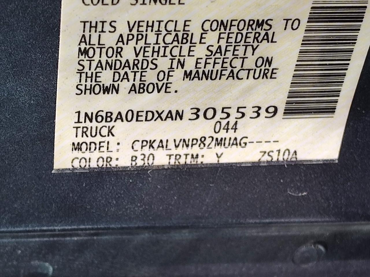 Nissan Titan 2WD Crew Cab SWB LE 2010