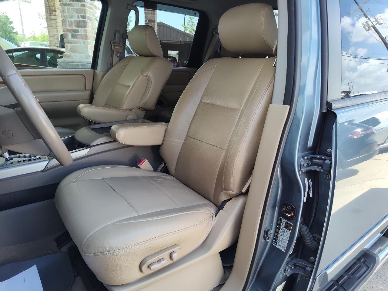 Nissan Titan 2WD Crew Cab SWB LE 2010