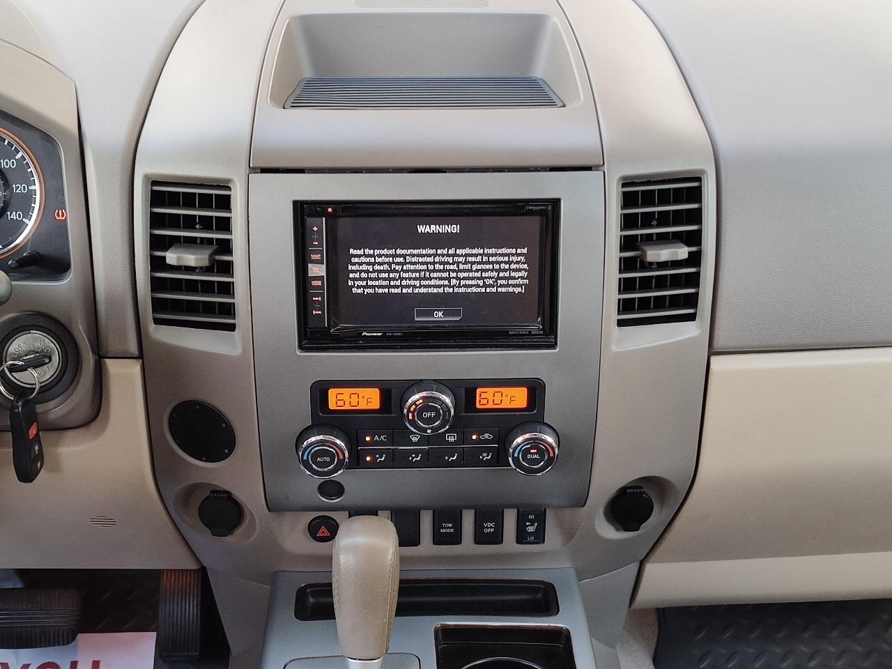 Nissan Titan 2WD Crew Cab SWB LE 2010
