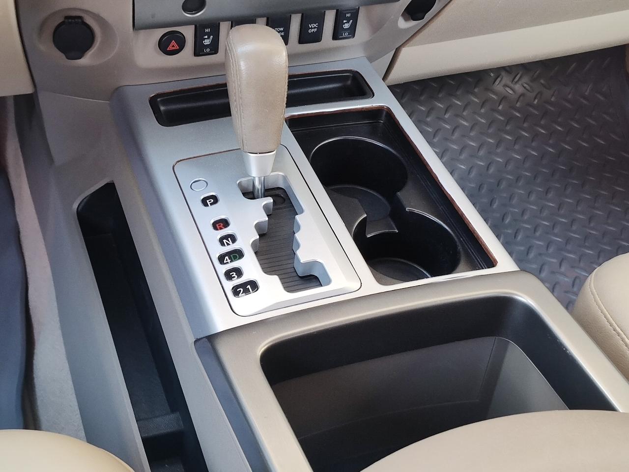 Nissan Titan 2WD Crew Cab SWB LE 2010