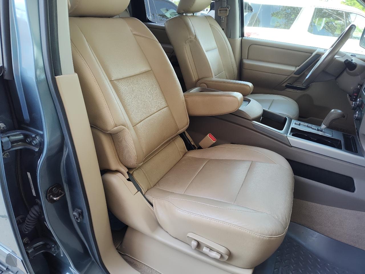 Nissan Titan 2WD Crew Cab SWB LE 2010