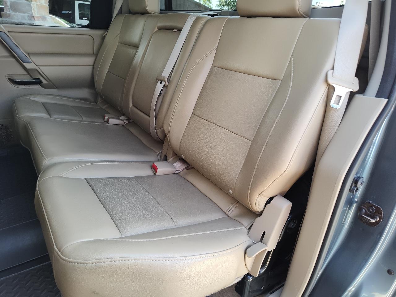 Nissan Titan 2WD Crew Cab SWB LE 2010