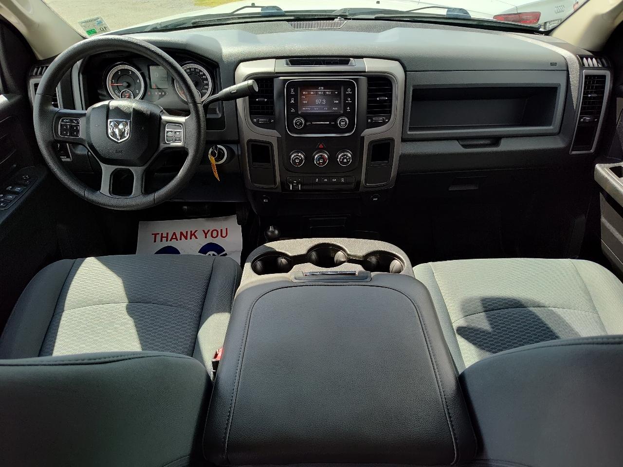 RAM 2500 Tradesman 4x4 Crew Cab 6'4" Box 2017