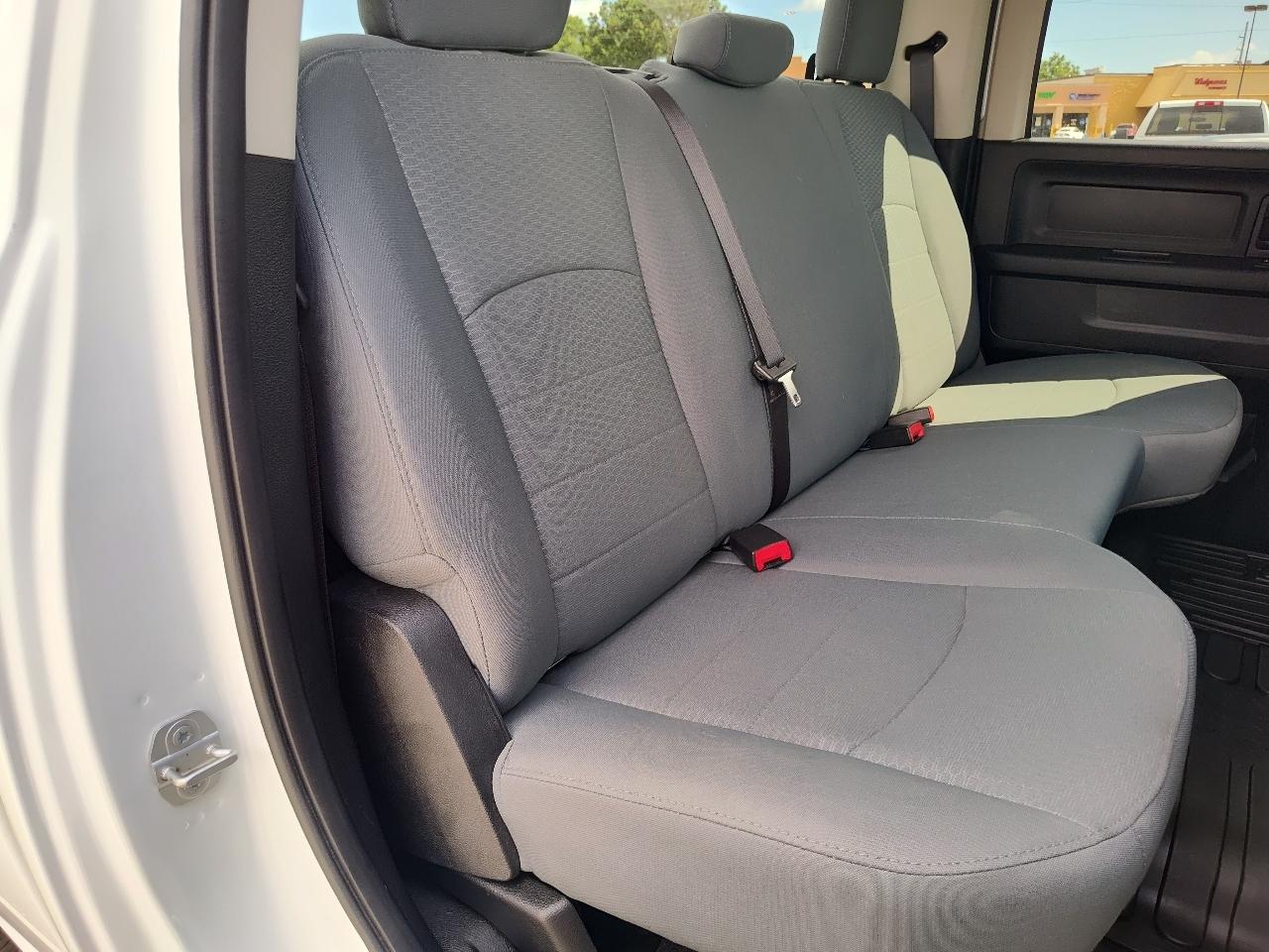 RAM 2500 Tradesman 4x4 Crew Cab 6'4" Box 2017