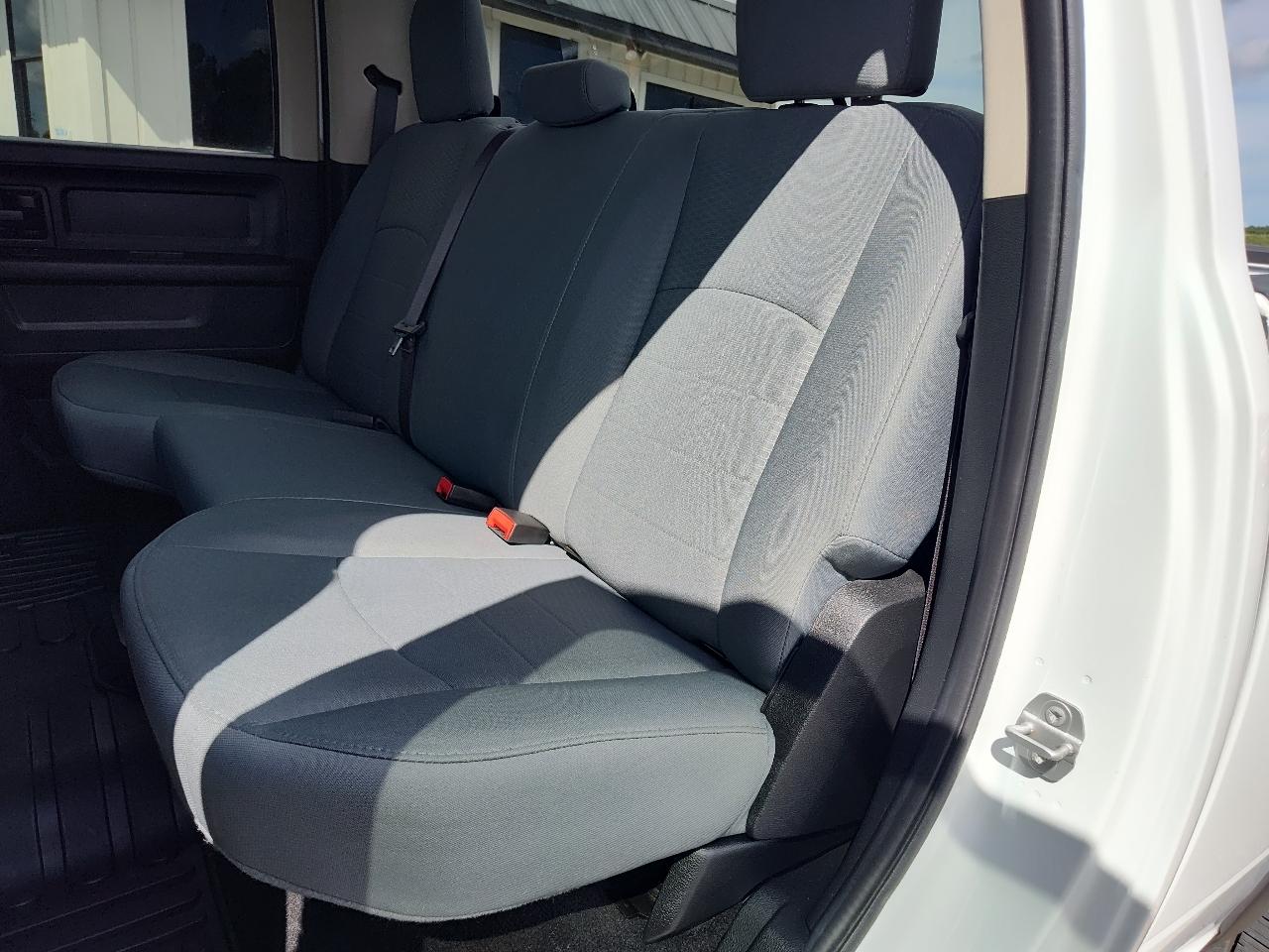 RAM 2500 Tradesman 4x4 Crew Cab 6'4" Box 2017