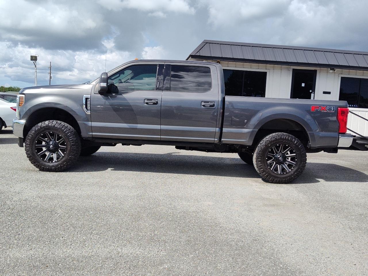 Ford Super Duty F-250 SRW 4WD Crew Cab 156" XLT 2019
