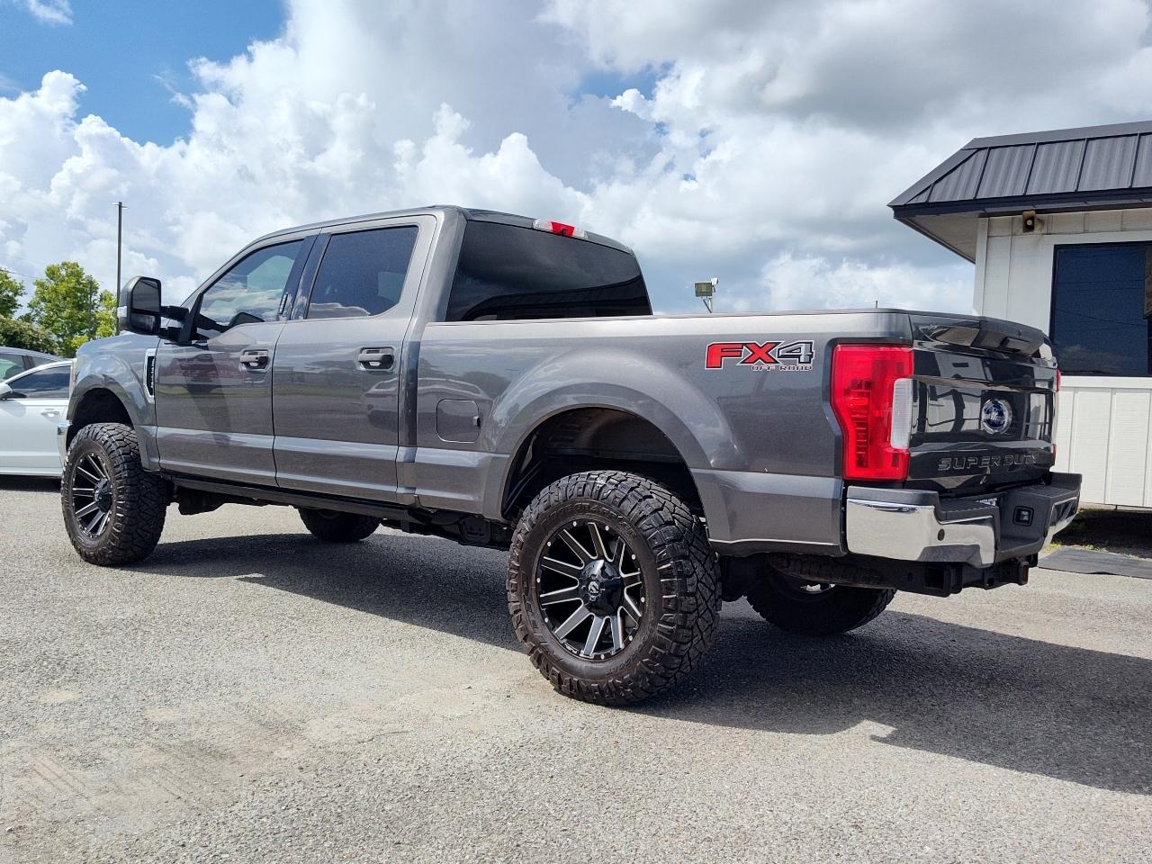 Ford Super Duty F-250 SRW 4WD Crew Cab 156" XLT 2019