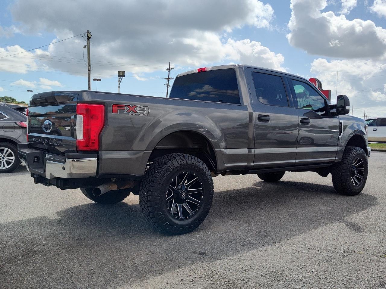 Ford Super Duty F-250 SRW 4WD Crew Cab 156" XLT 2019
